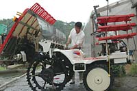 ばらばらにして洗う田植機